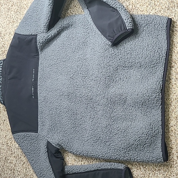 Under Armour Legacy Sherpa Gray and Black Jacket - Picture 6 of 8